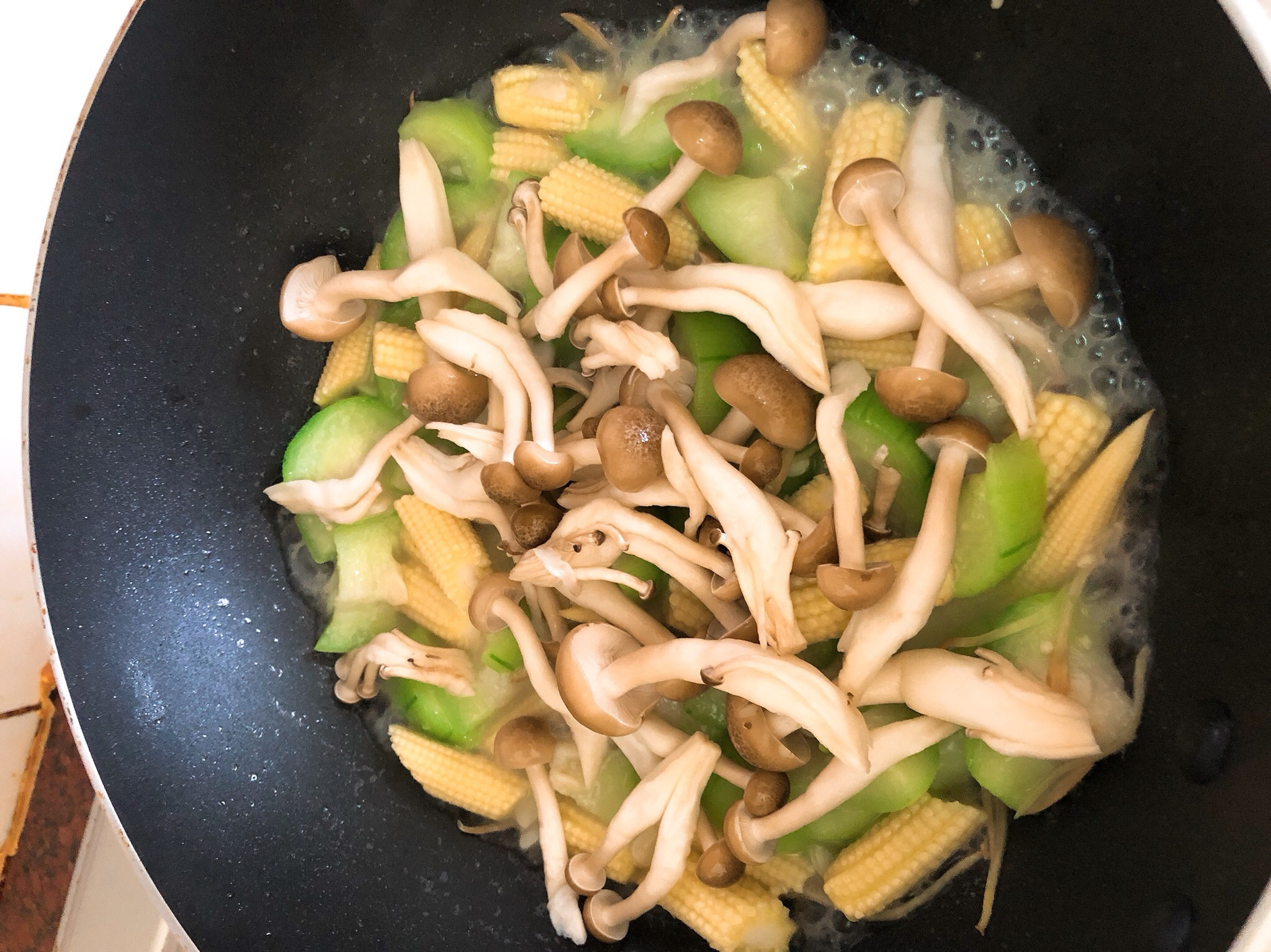絲瓜玉米筍燴鴻禧菇