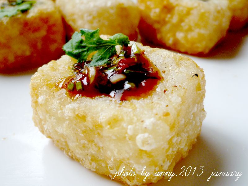 Yilan cake crumb, a bite of rice ball by anny 愛料理