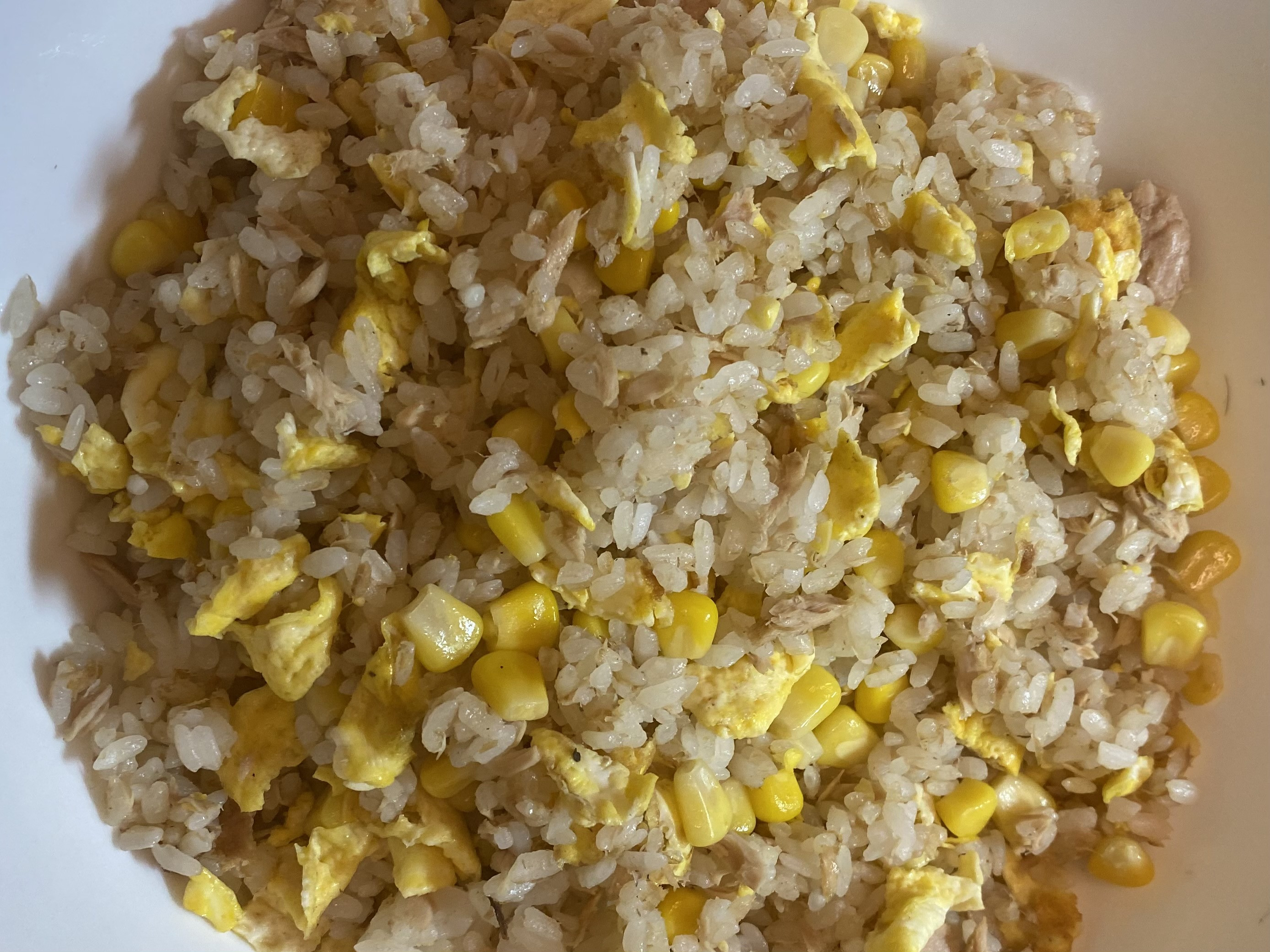 玉米鮪魚炒飯（簡單卻無敵好吃）