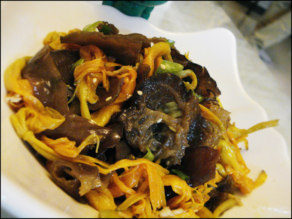 涼拌金針黑木耳by 愛料理花媽 愛料理