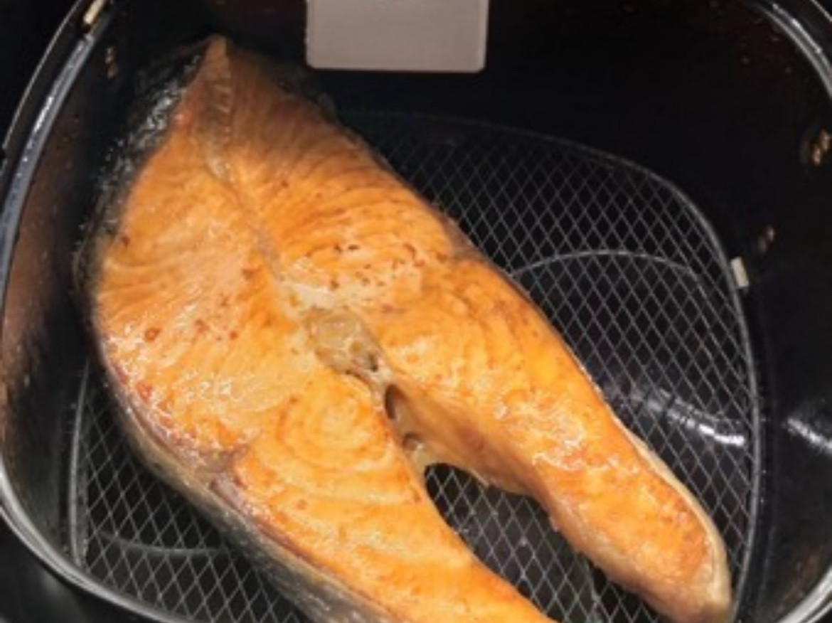 飛利浦氣炸鍋煎鮭魚by Keaton Chen 愛料理