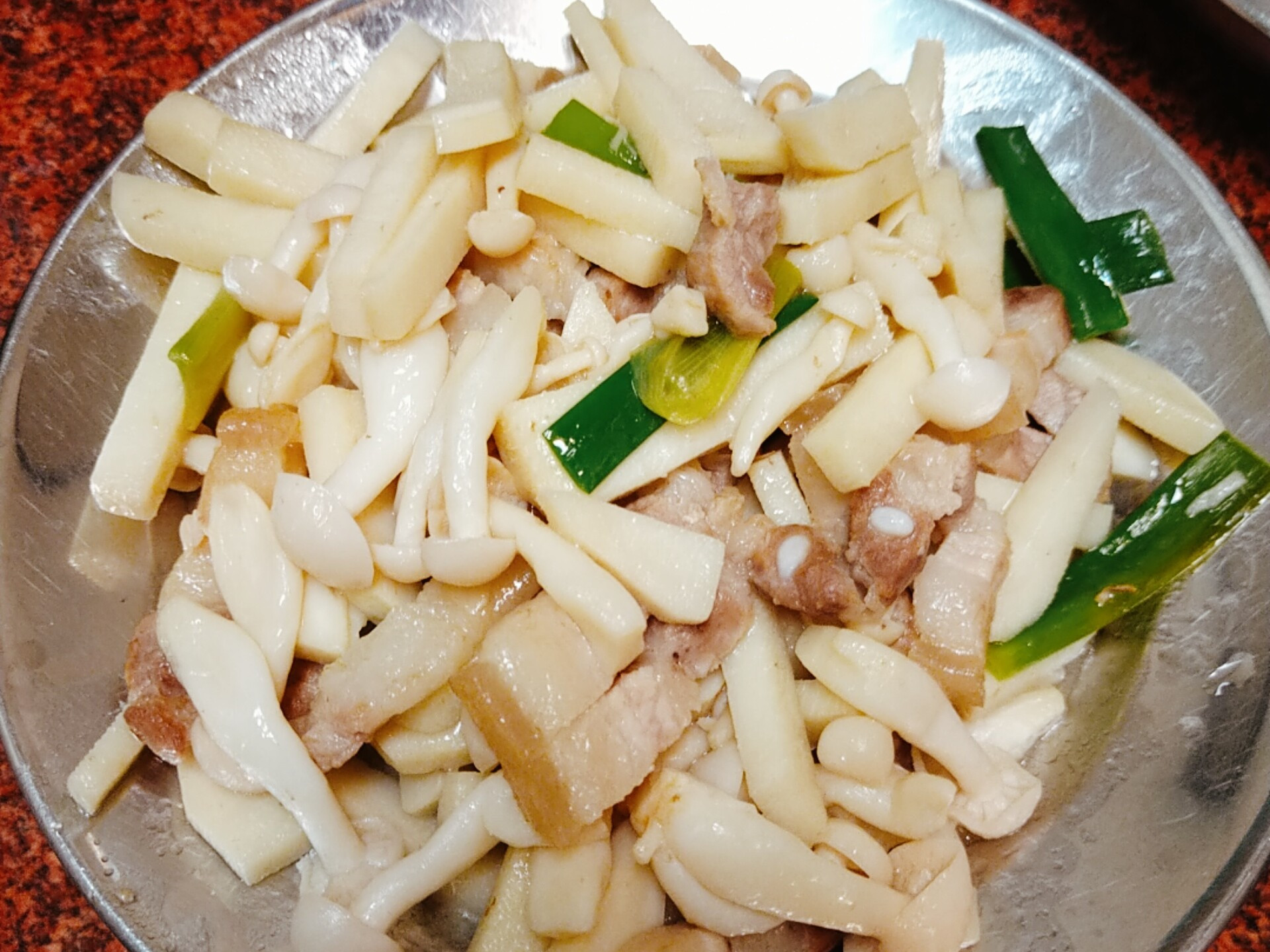 竹筍菇菇炒肉絲