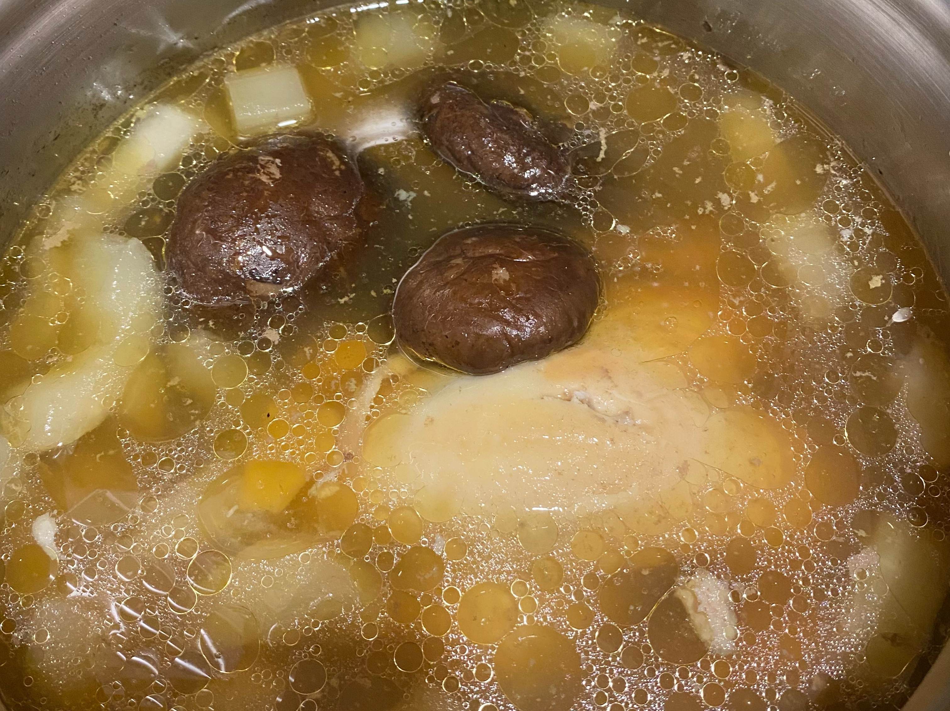 香菇黃瓜雞湯-特福鮮呼吸萬用鍋