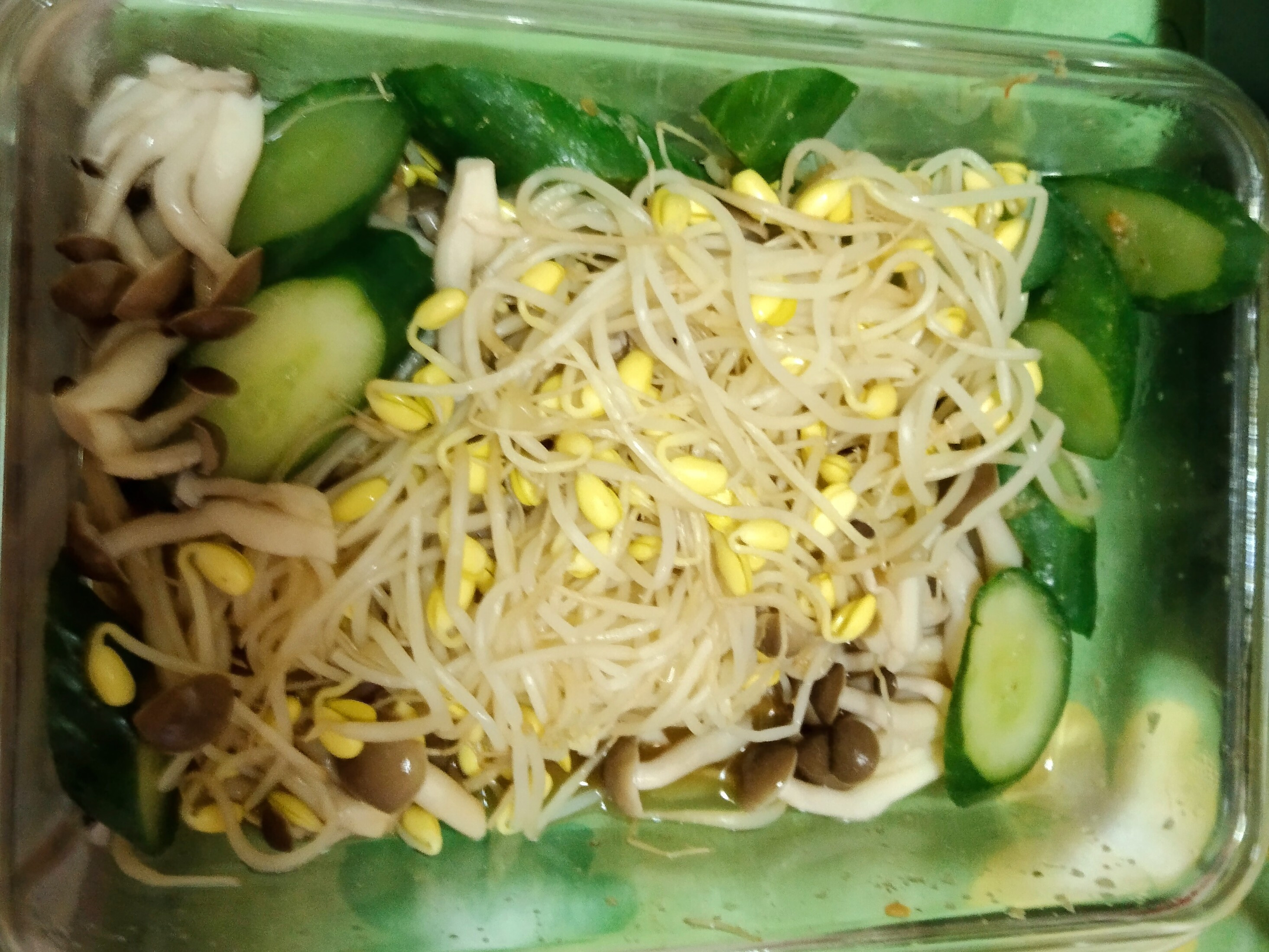泰式檸檬豆芽菜鴻喜菇小黃瓜by 劉家小廚房 愛料理
