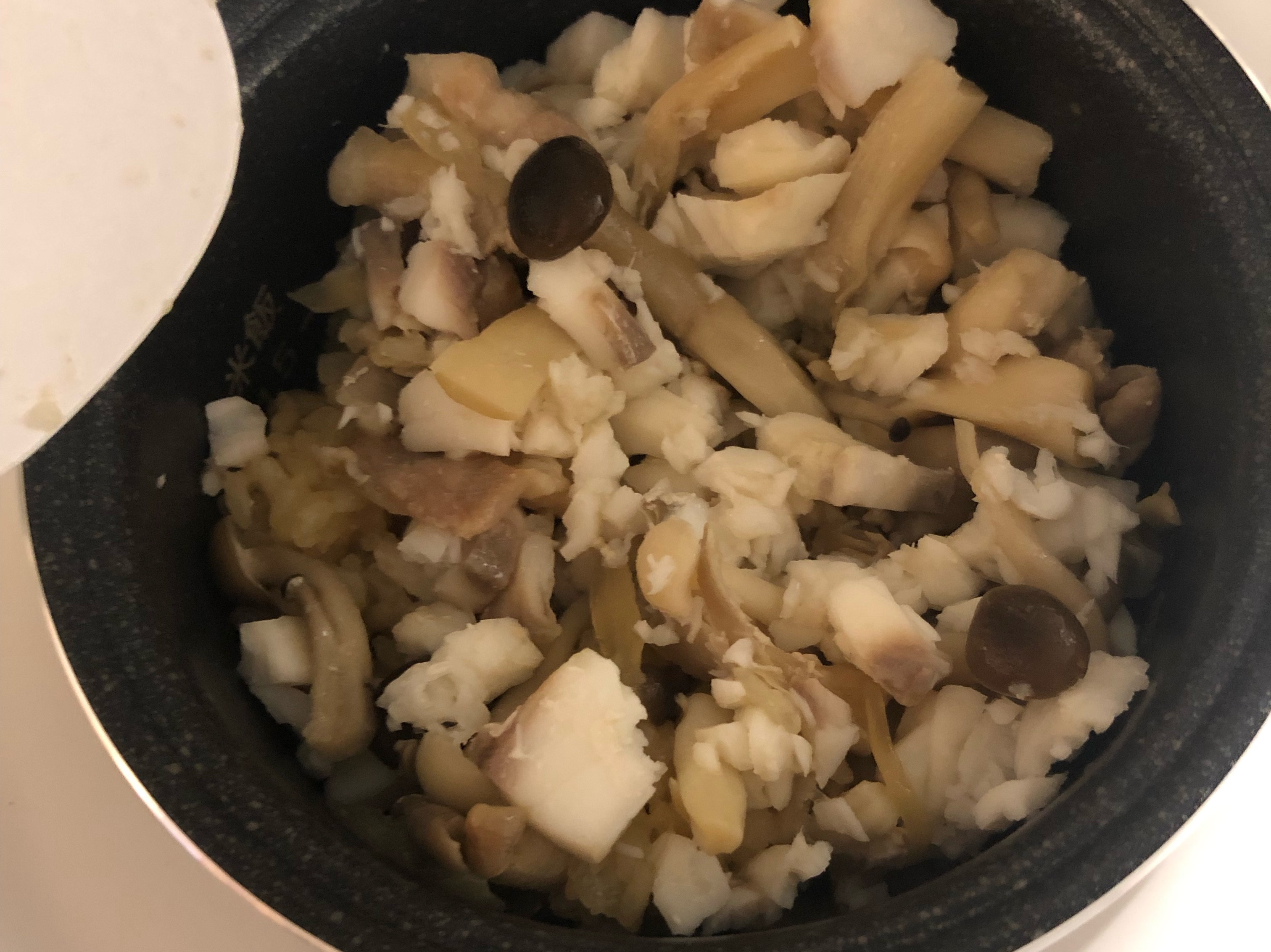 鯛魚菇菇炊飯