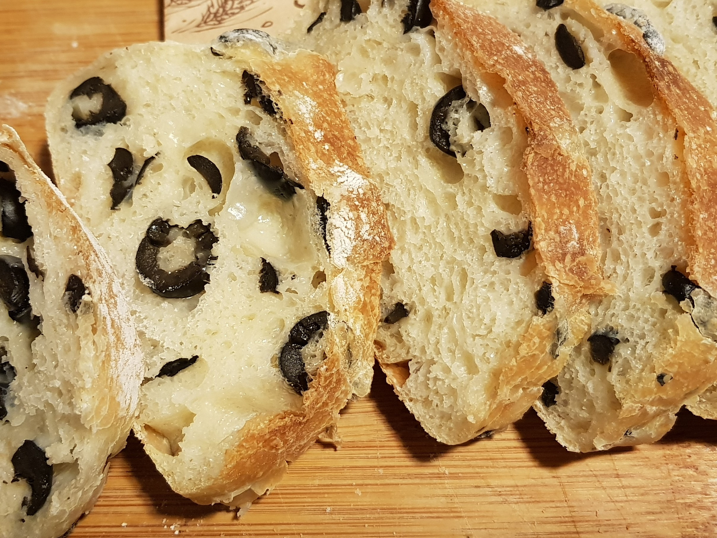 免揉歐式麵包-黑橄欖巧巴達cibatta