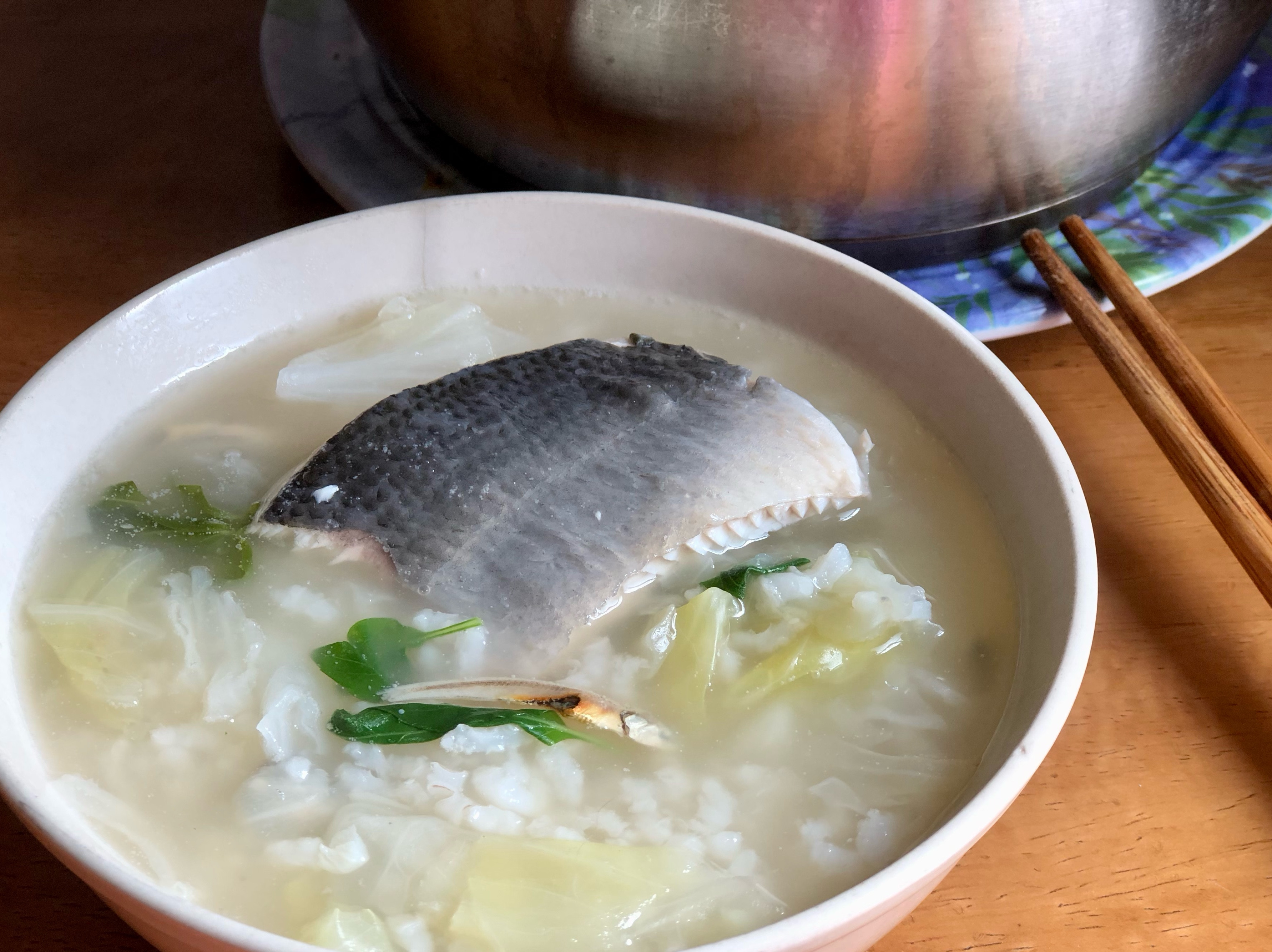 虱目魚肚粥/丁香魚乾+高麗菜
