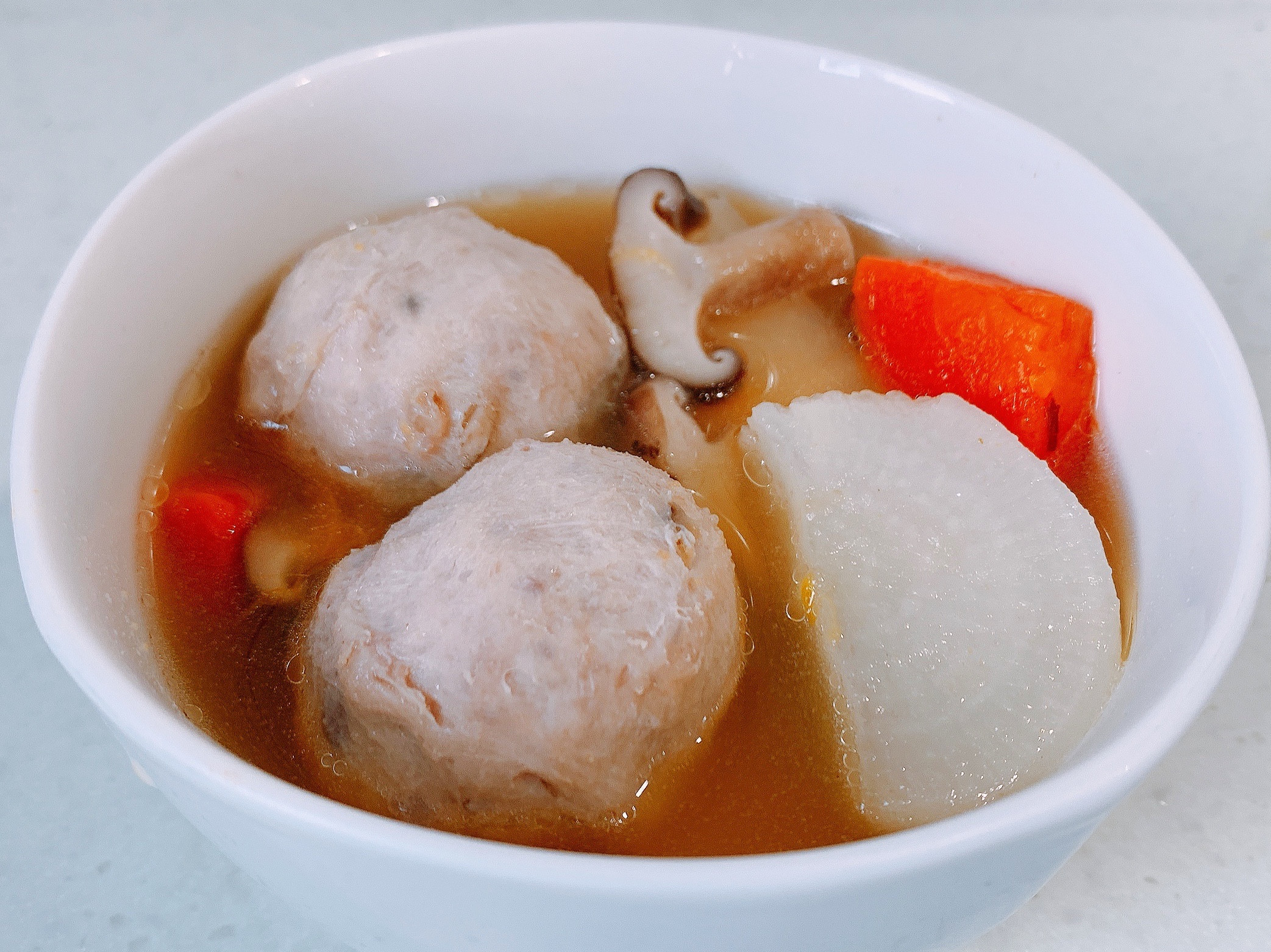 香菇蘿蔔貢丸湯～簡易自然甜高湯～