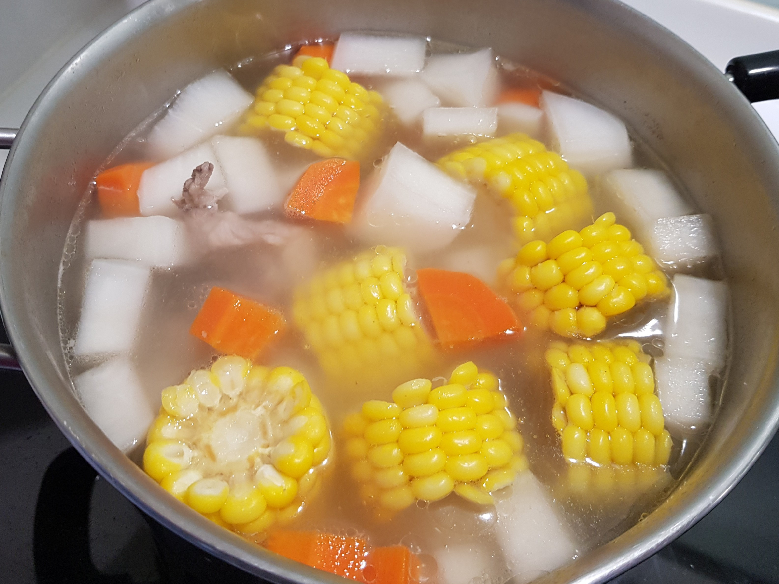 玉米排骨汤怎么做_玉米排骨汤的做法_个性胜过姿色_豆果美食