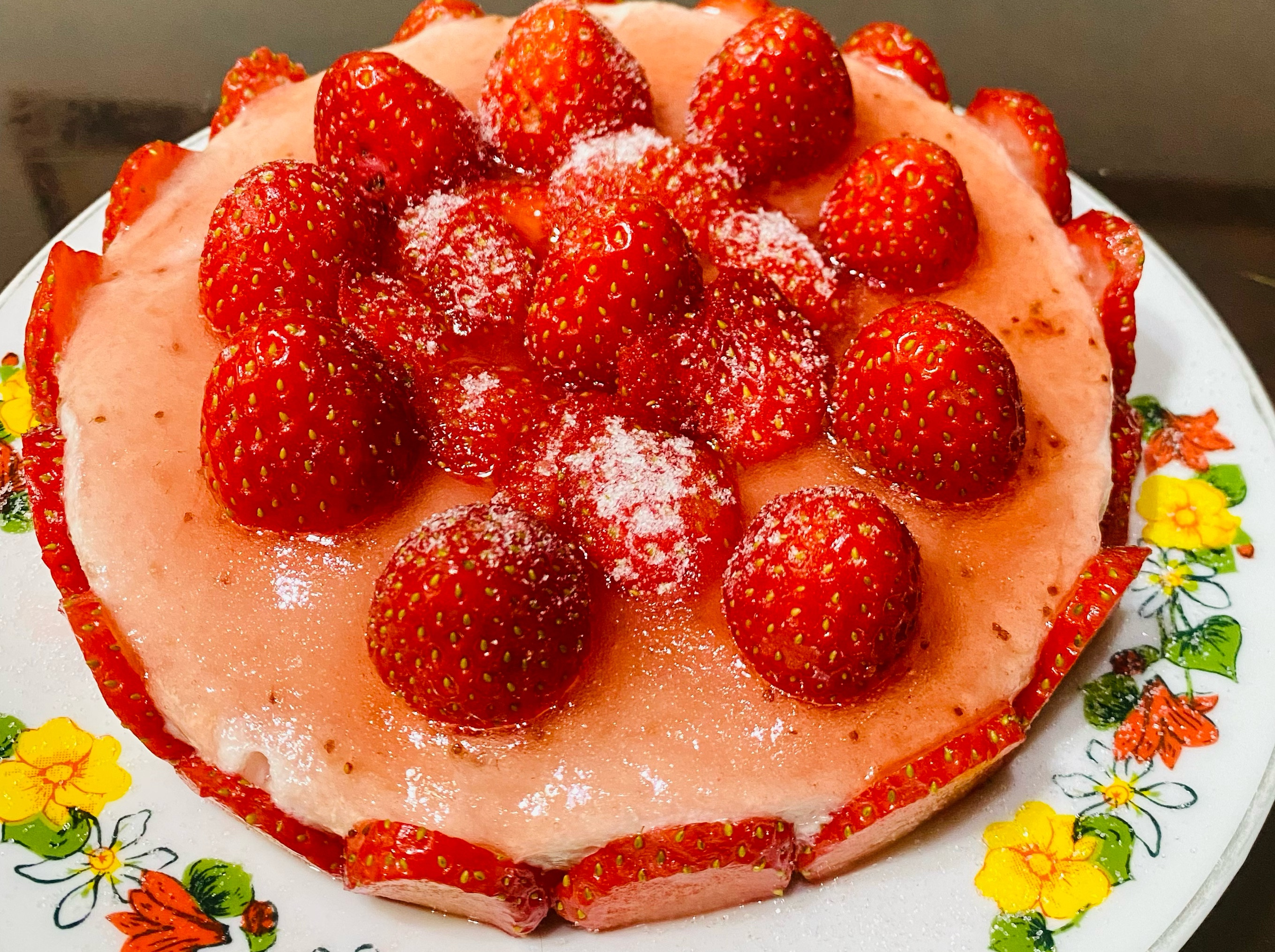 草莓慕斯蛋糕图片素材-编号27409270-图行天下