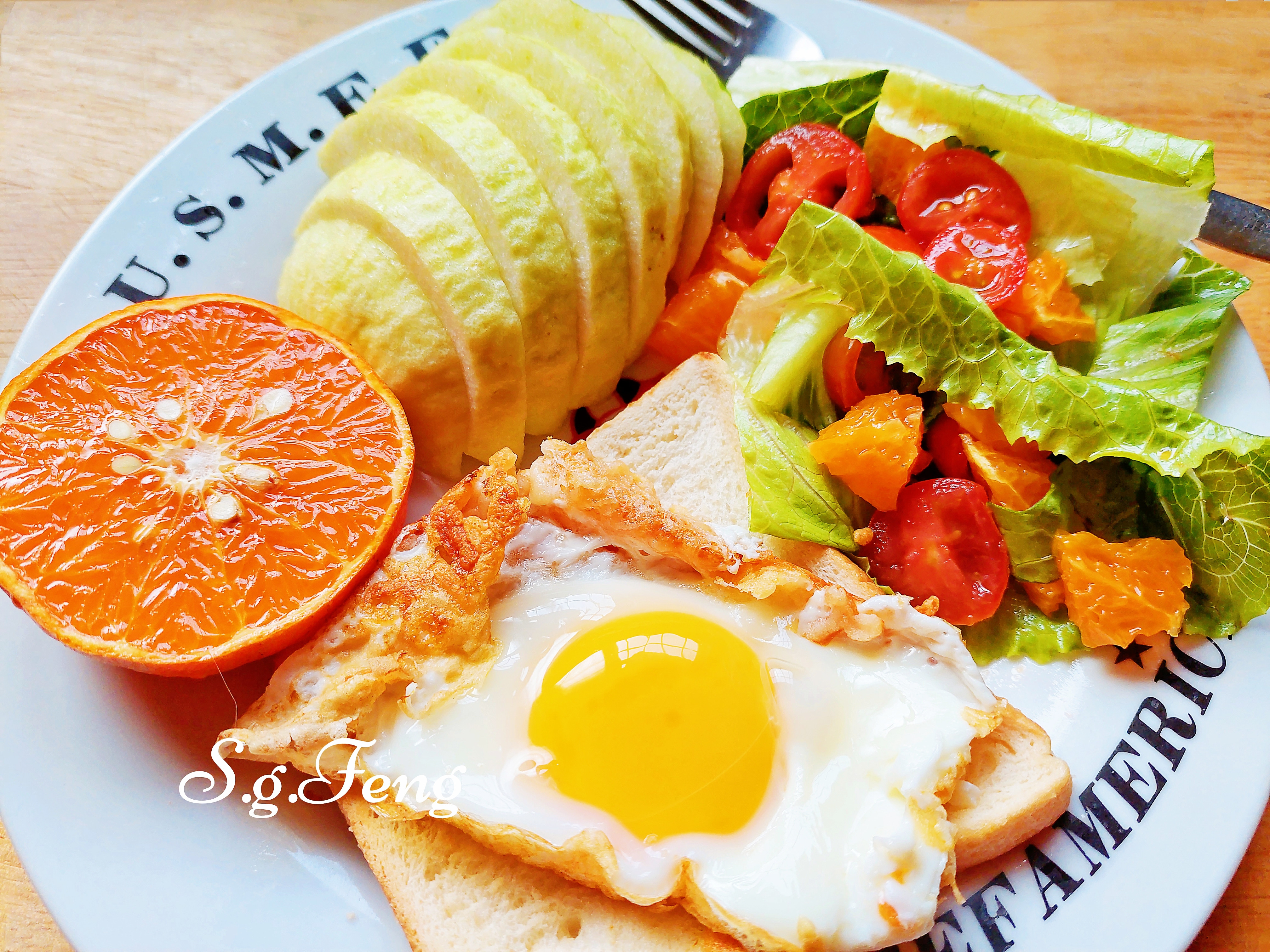起司太陽蛋吐司&橙汁蔬果沙拉