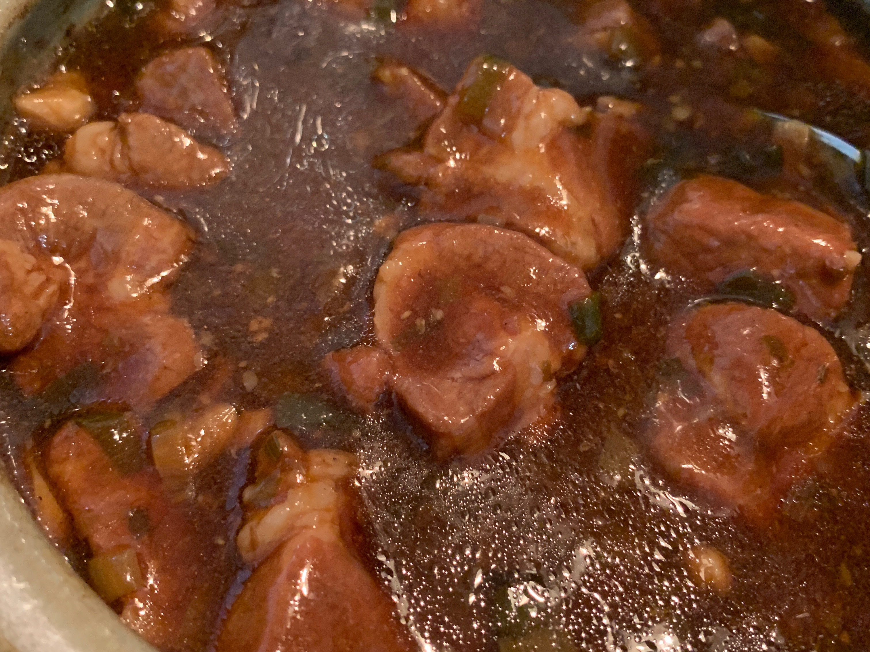 蔥蔥燉肉 梅花豬肉適合快速燉肉