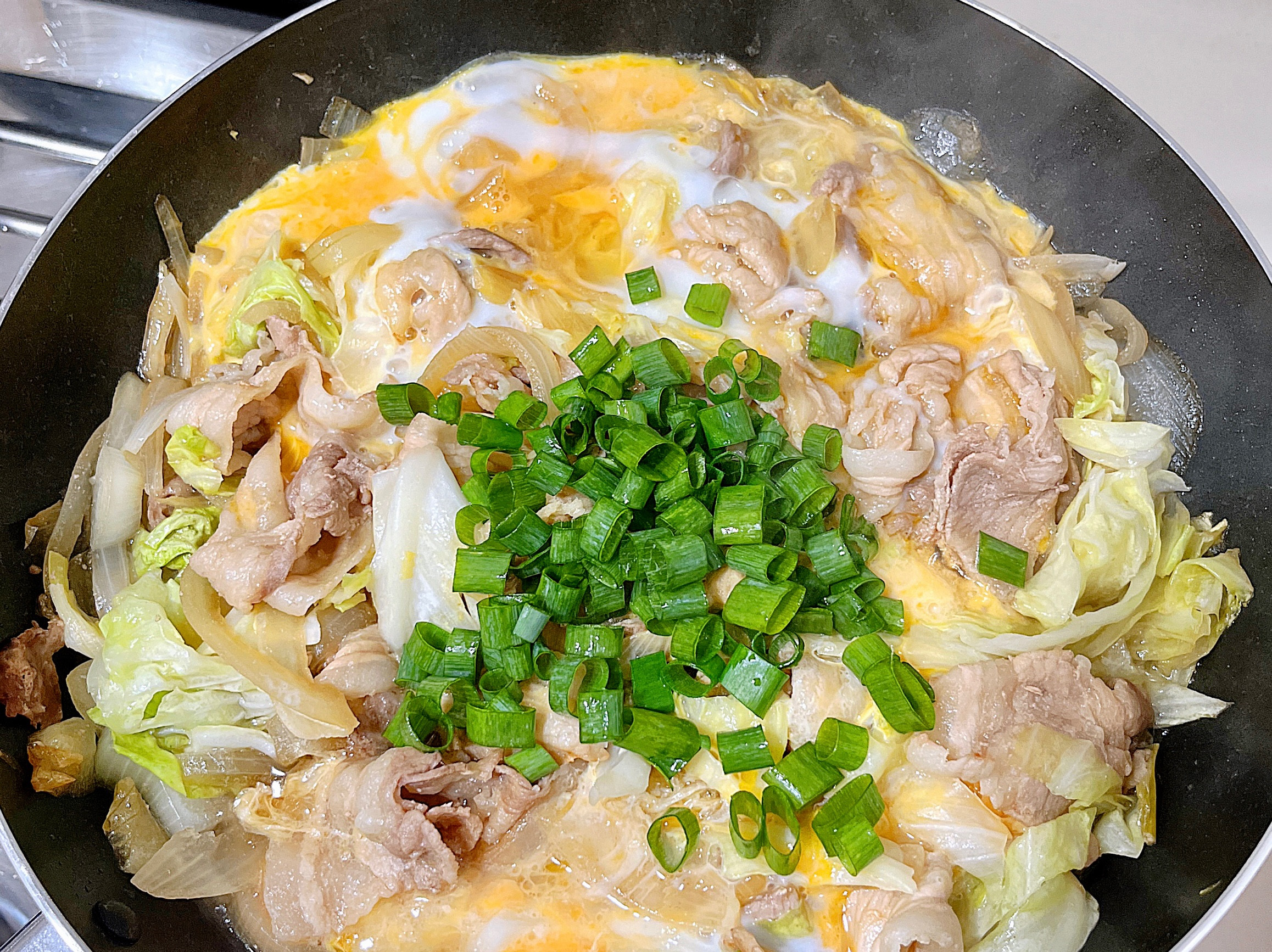 洋蔥豬丼飯 by Lin Hsiao Hsuan - 愛料理