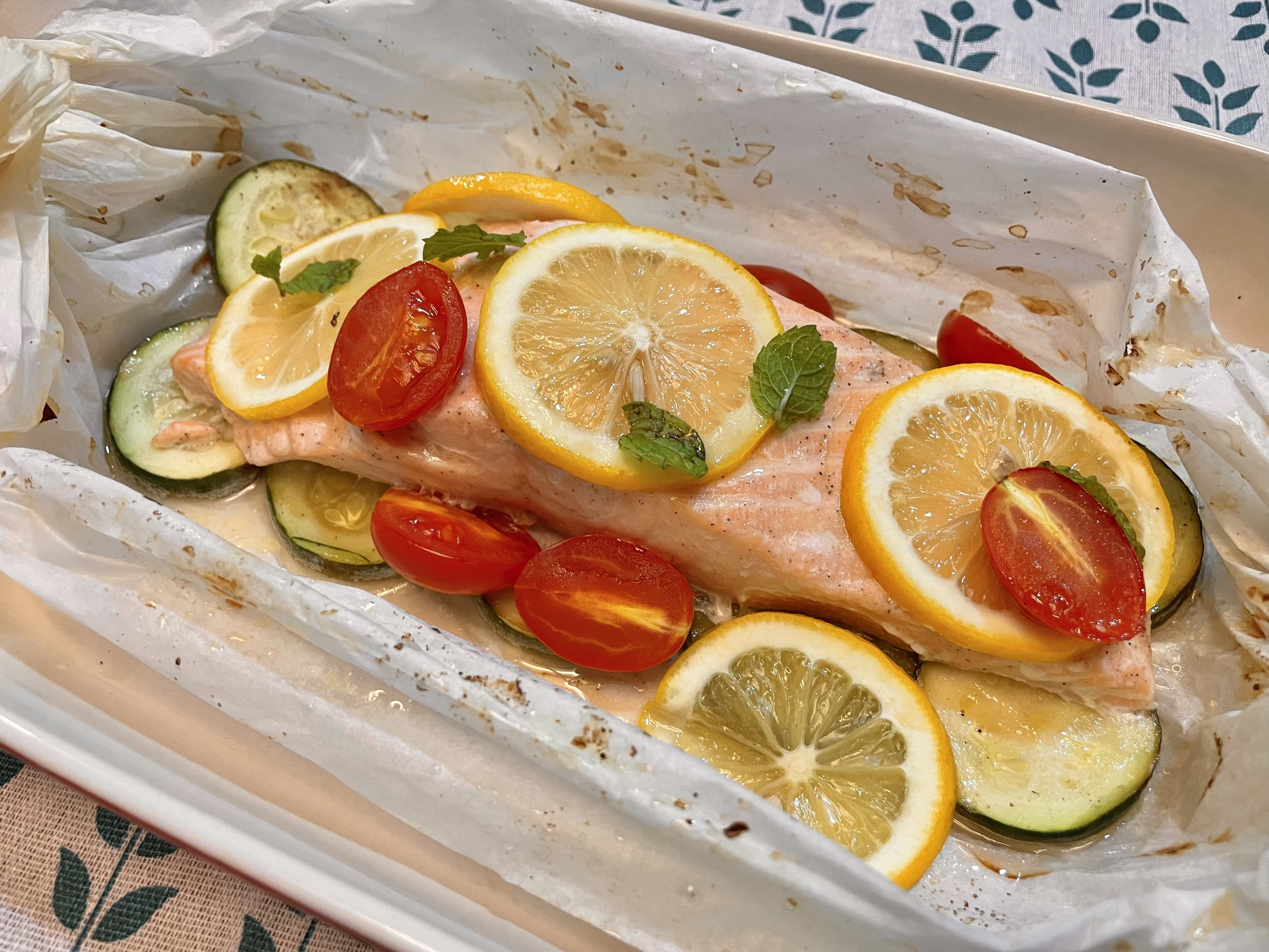紙包檸檬鮭魚（烤箱版，輕鬆上桌）
