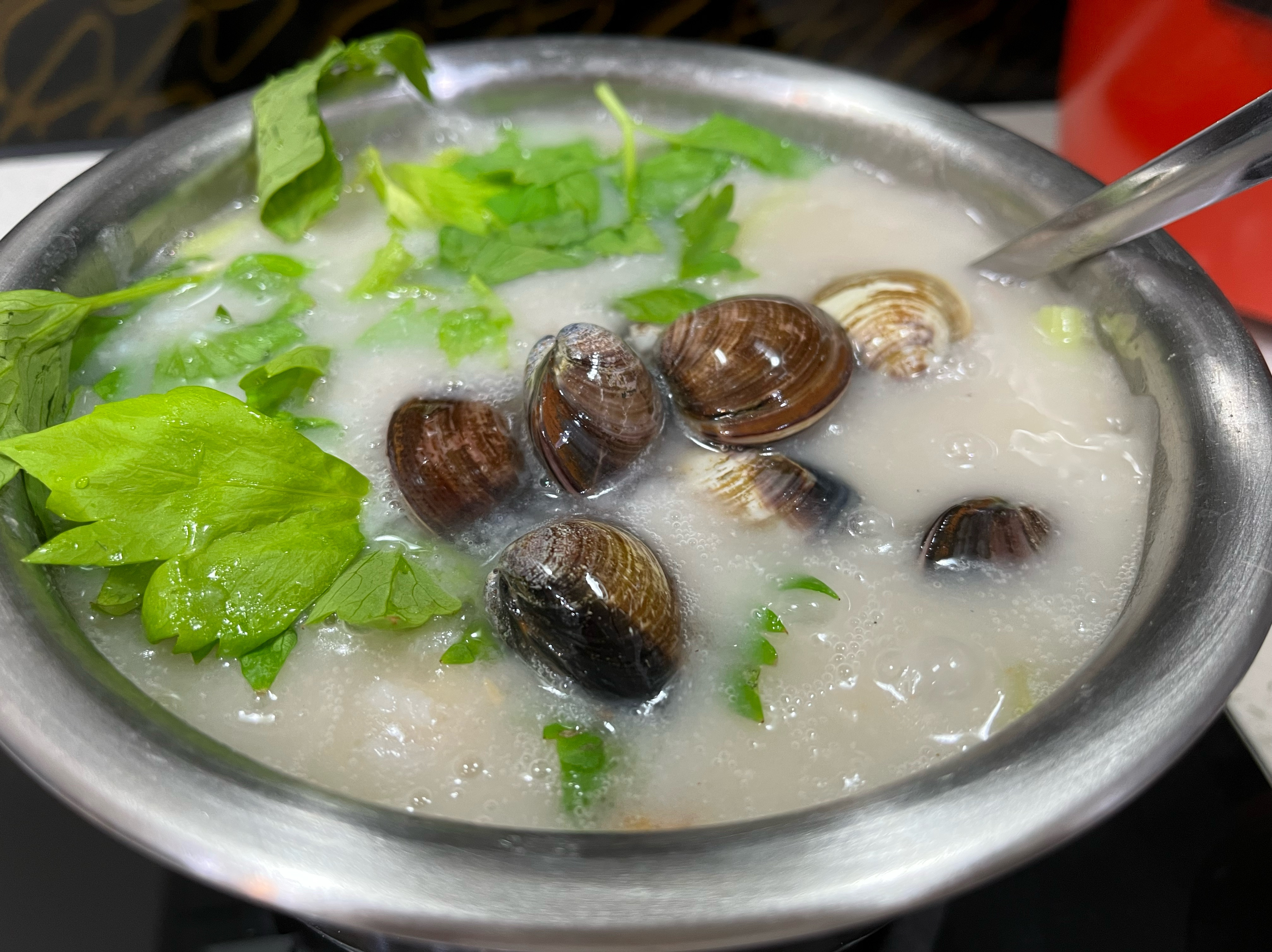 芹菜蛤蜊芋頭排骨粥