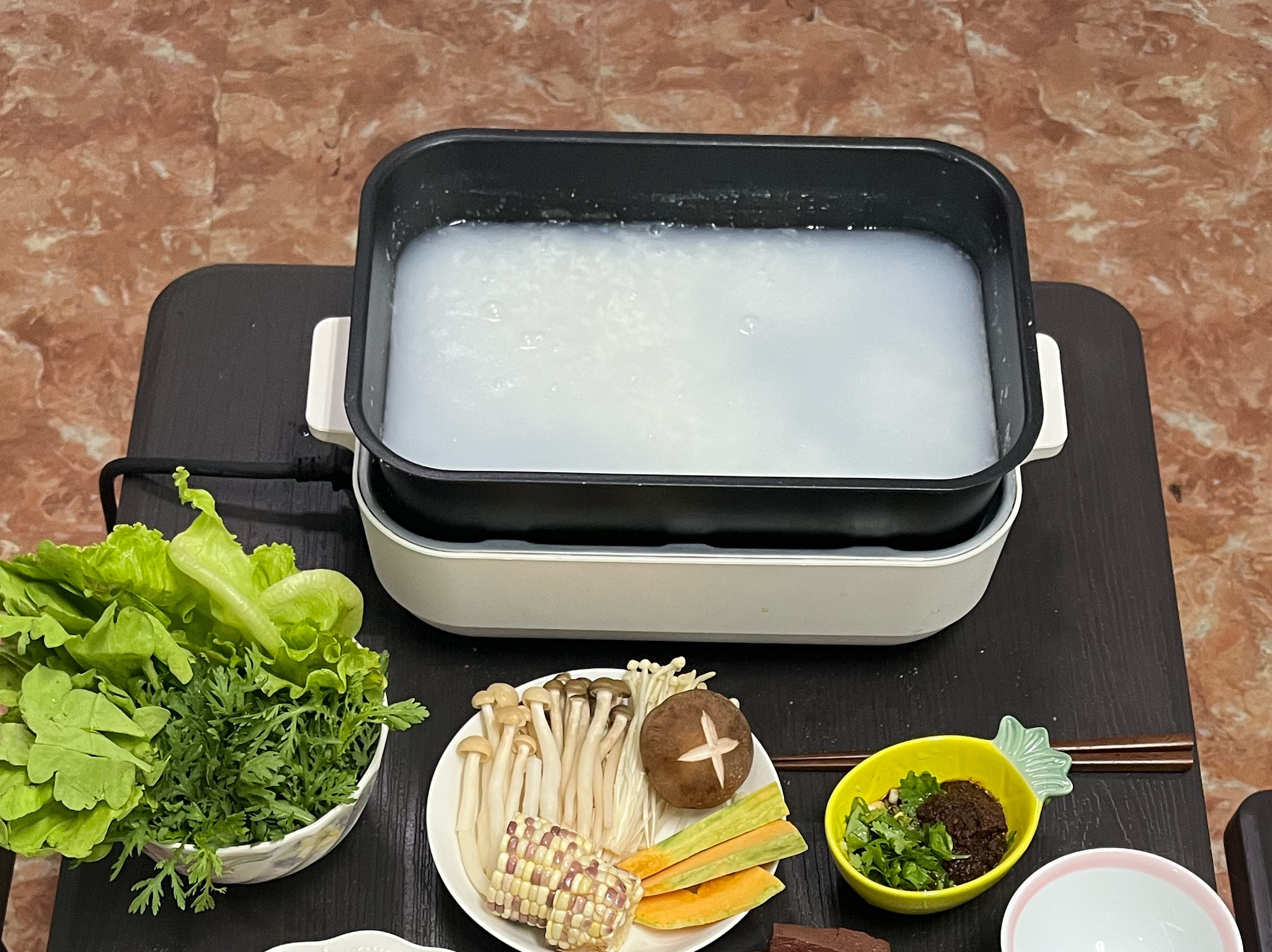 台北特色火鍋｜胡椒豬肚雞、106乾鍋、毋米粥 - HOTPOT106