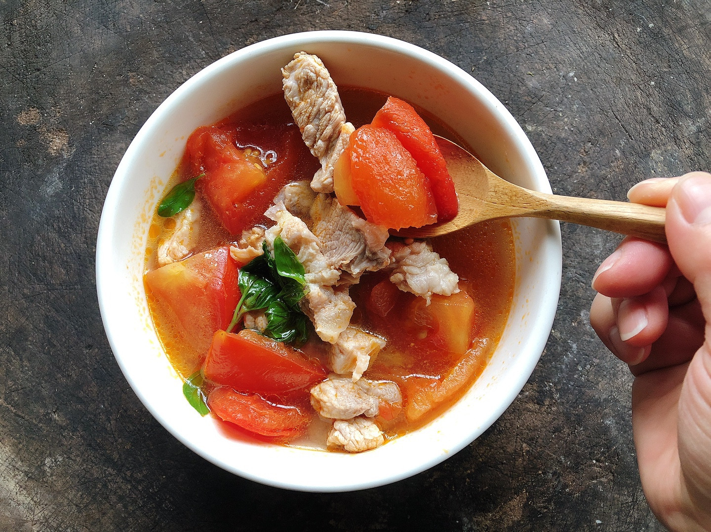 原型食物，超簡單冬日暖胃料理：番茄豬肉湯