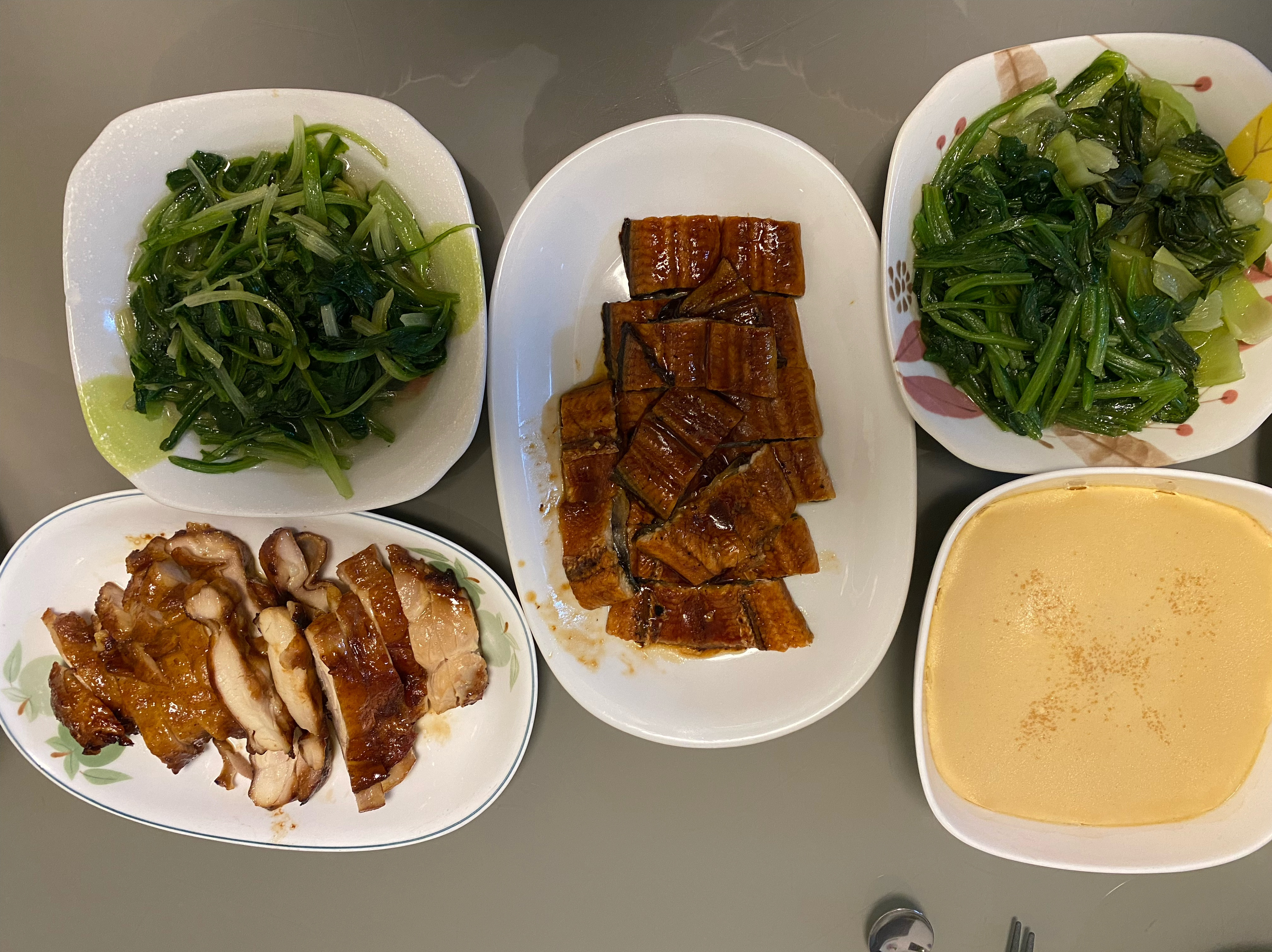 晚餐：味噌雞腿、蒸蛋、鰻魚、炒青菜