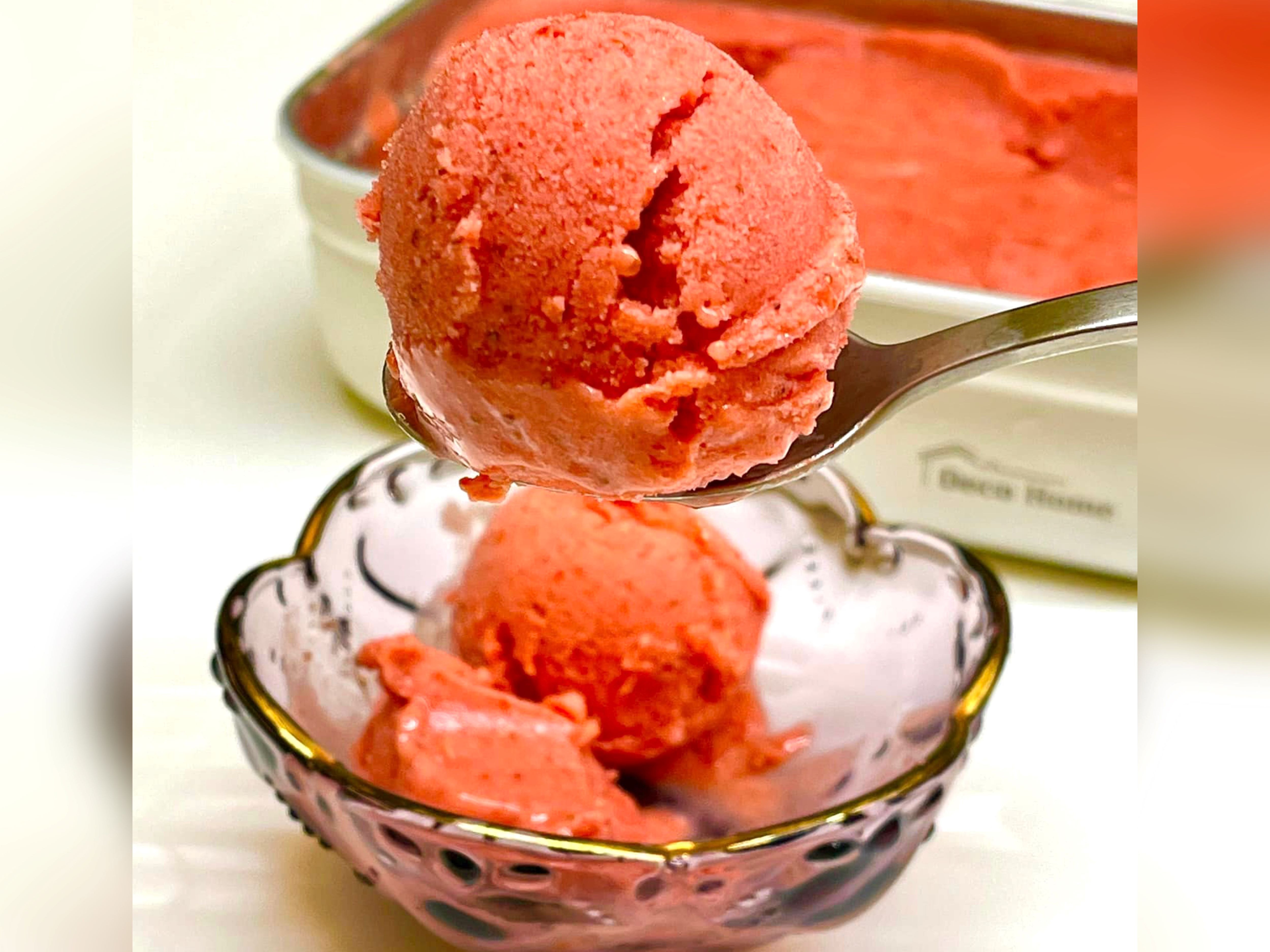 超簡單草莓冰淇淋（無油無蛋）