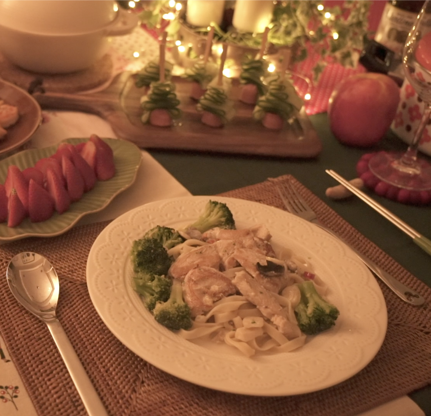 雞肉蛤蜊白醬義大利麵