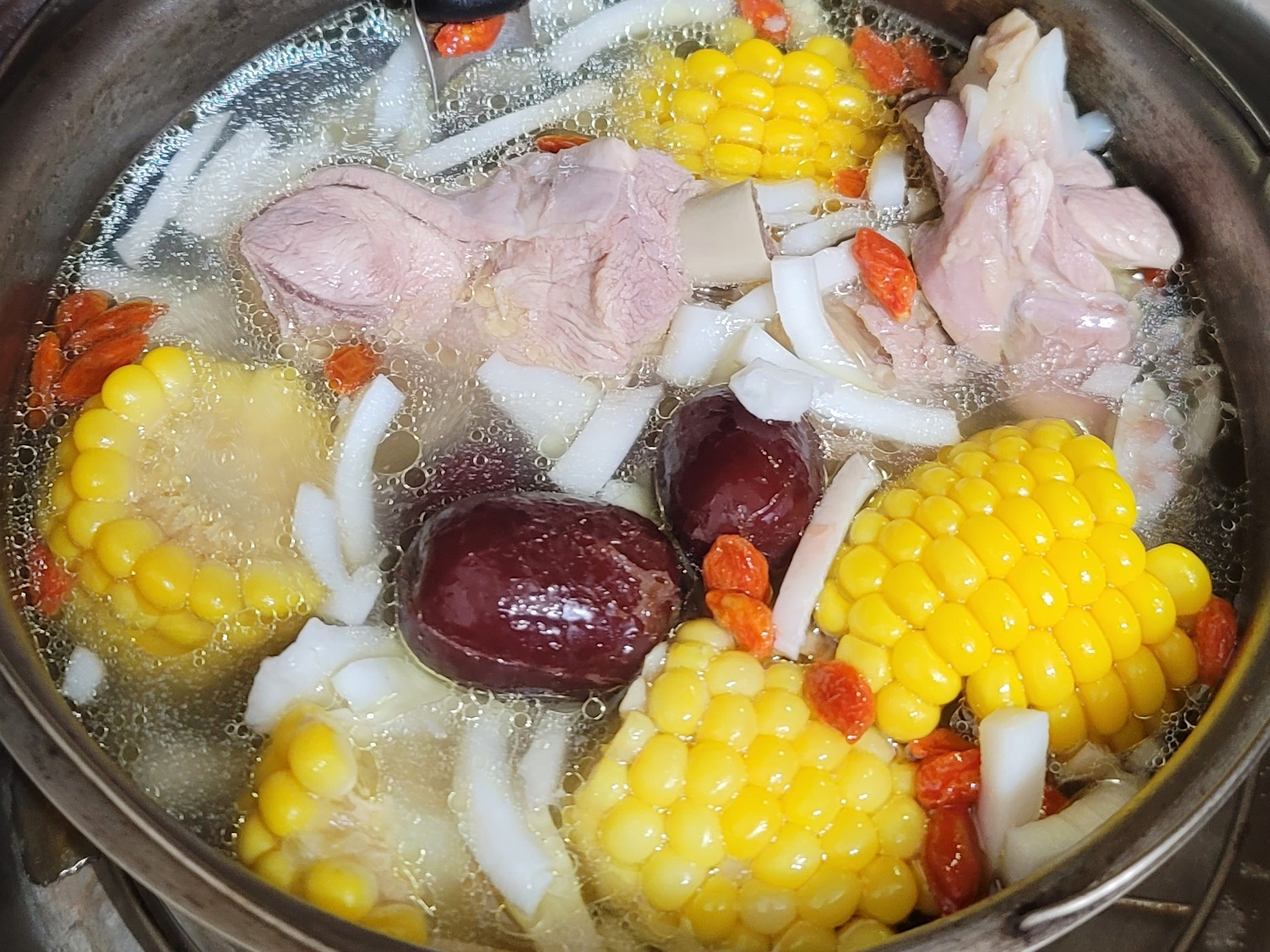 椰子玉米嫩雞湯 by 直播煮•【蔡樂樂】•女煮播 - 愛料理
