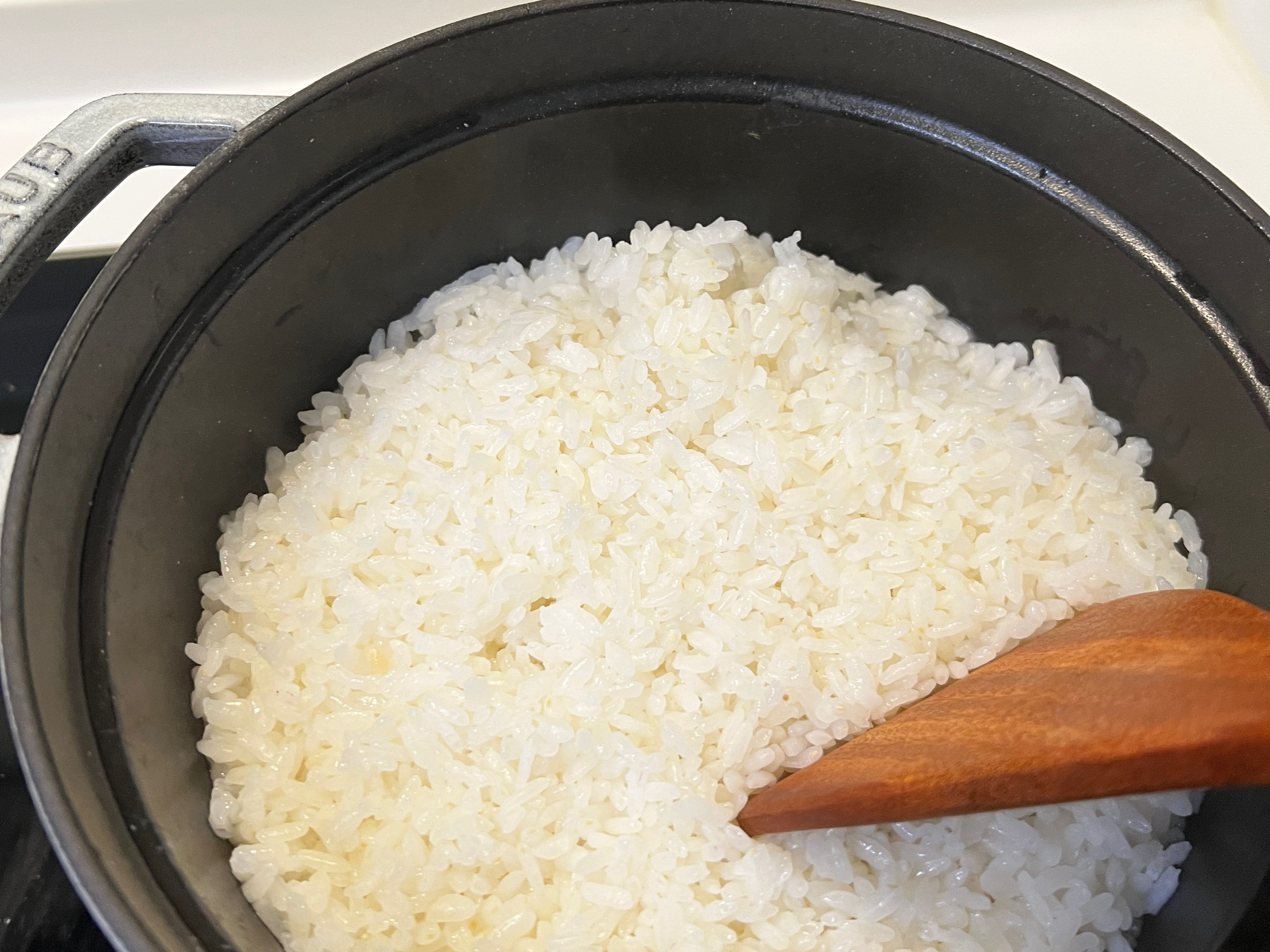 鑄鐵鍋煮白飯～免浸米 by 莎氏懶人料理筆記 - 愛料理