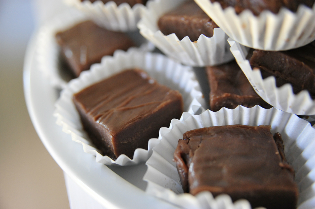 巧克力牛奶軟糖(免烤箱甜點) | Chocolate Caramel Fudge