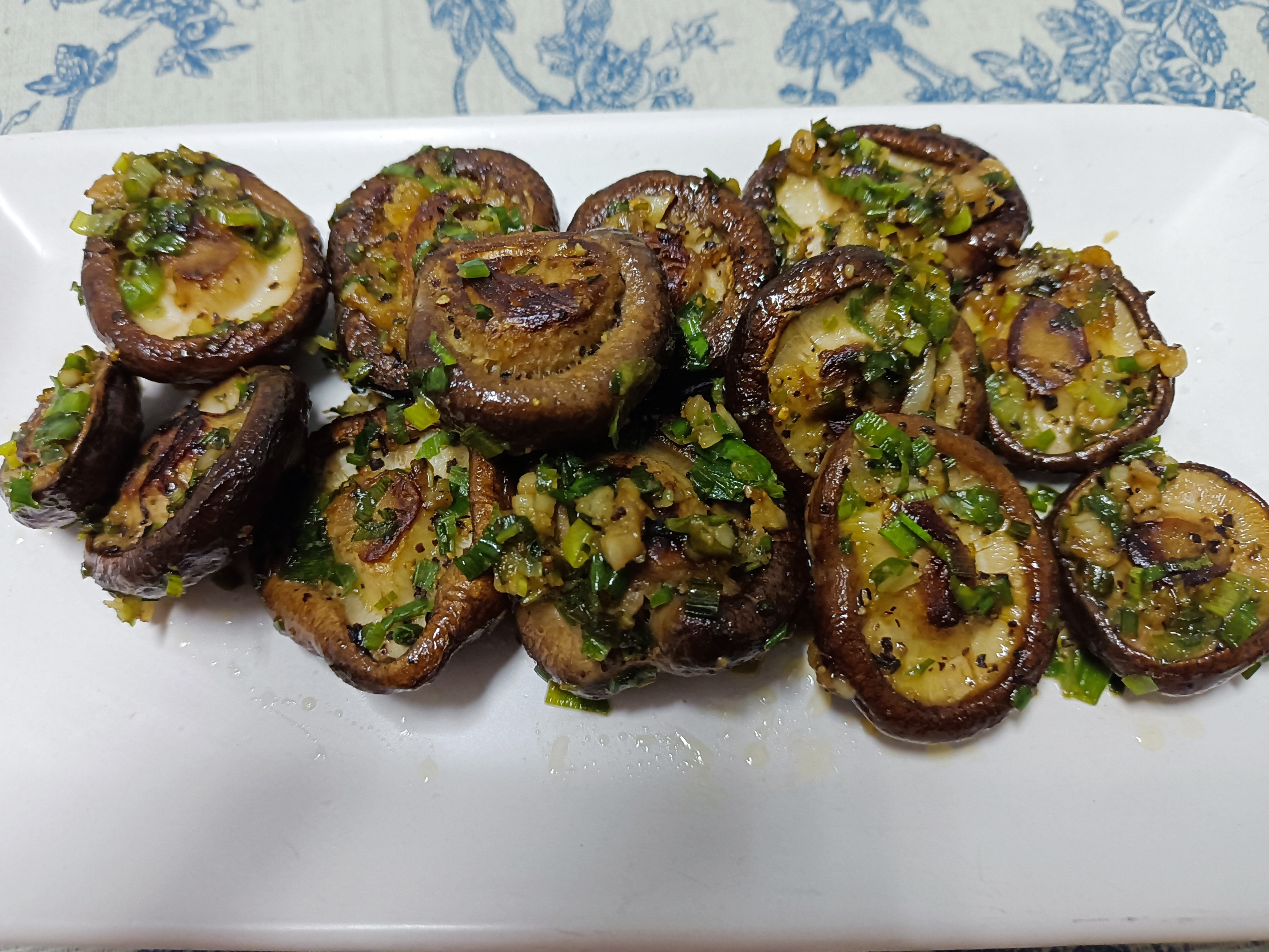 Good man cuisine fried shiitake mushrooms by 葉小新 愛料理