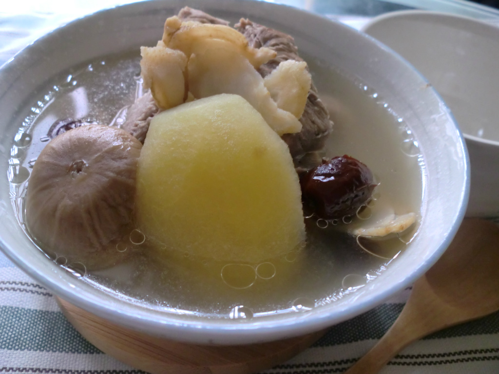 《九阳上菜》花旗蔘苹果猪腱汤