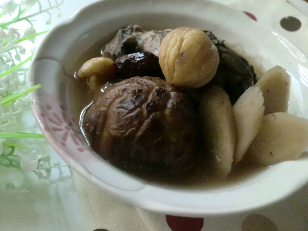 九陽上菜 花菇牛蒡栗子烏雞湯by 九陽上菜 愛料理