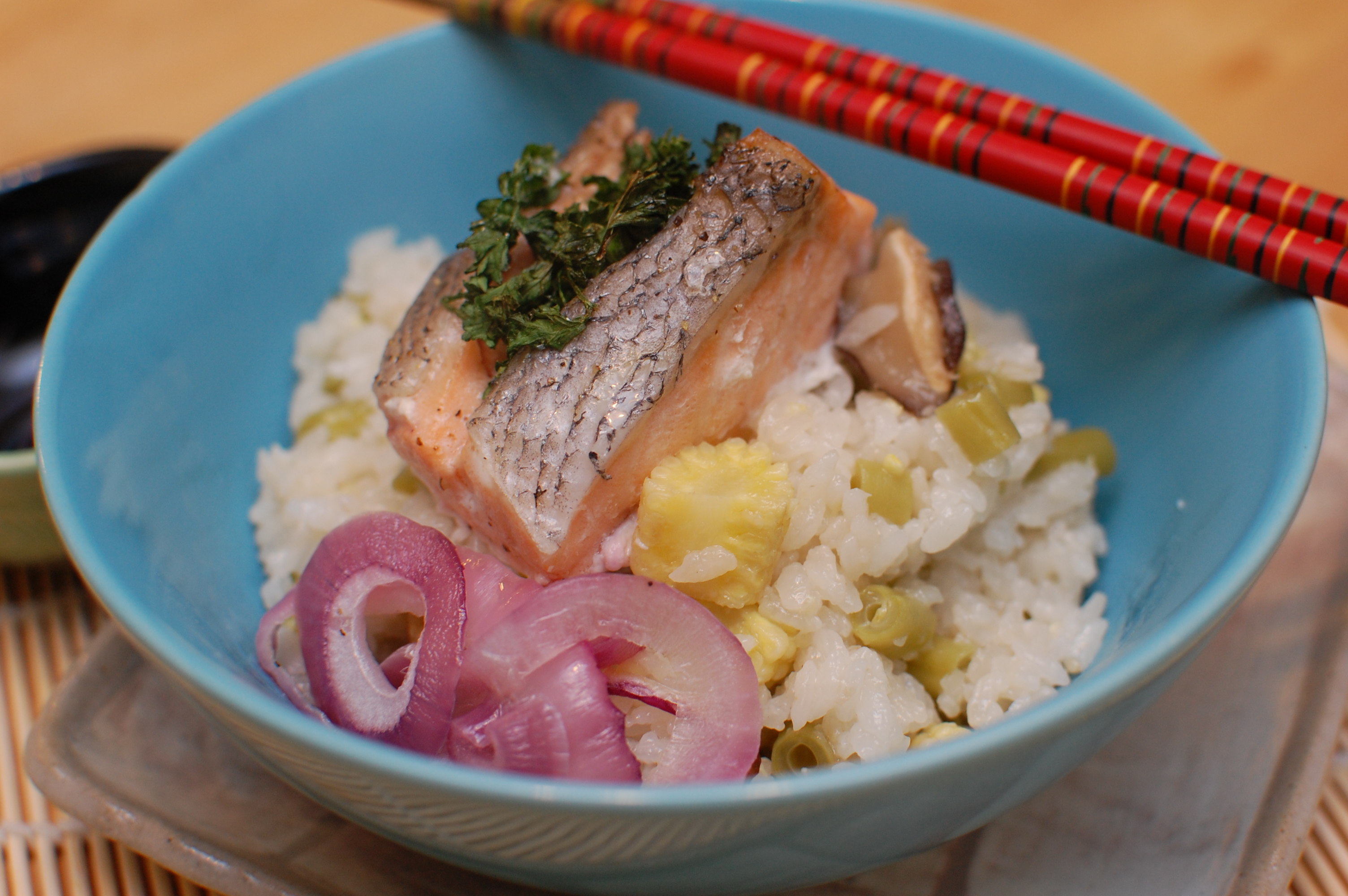 香草烤鮭魚拌奶油蔬菜飯
