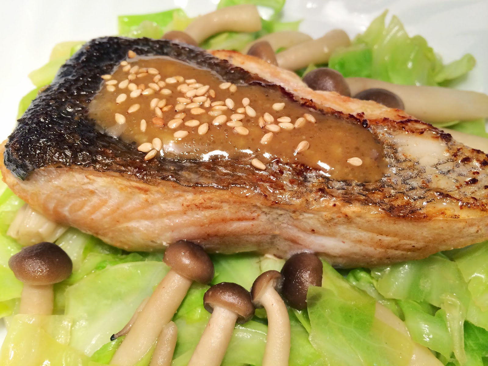 日式奶油鮭魚排佐蜂蜜味噌醬 