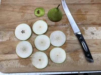 先切切西洋梨,爱怎麼切就怎麼切