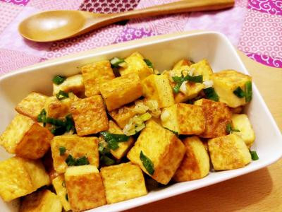 香煎椒鹽雞蛋豆腐完成嚕！