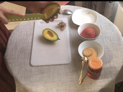 酪梨苹果佐起司饼乾吐司