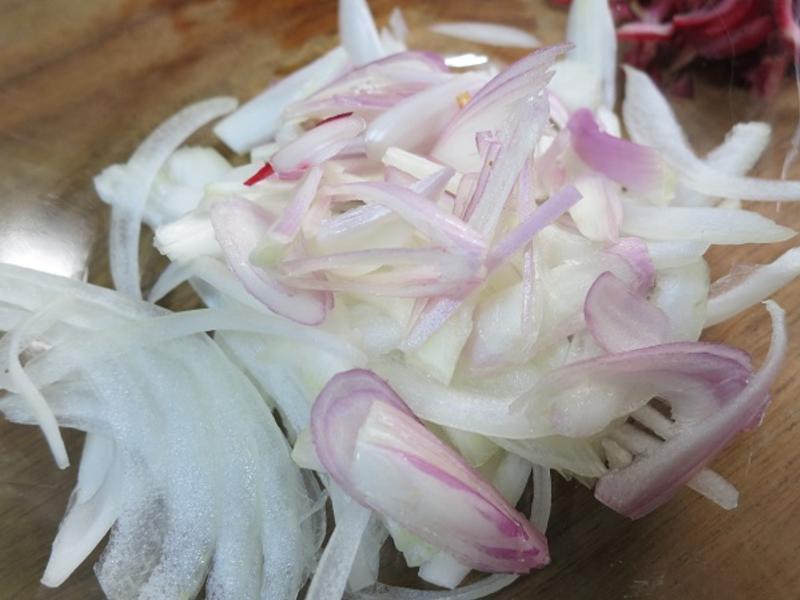 泰泰风洛神花做泰式凉拌海鲜