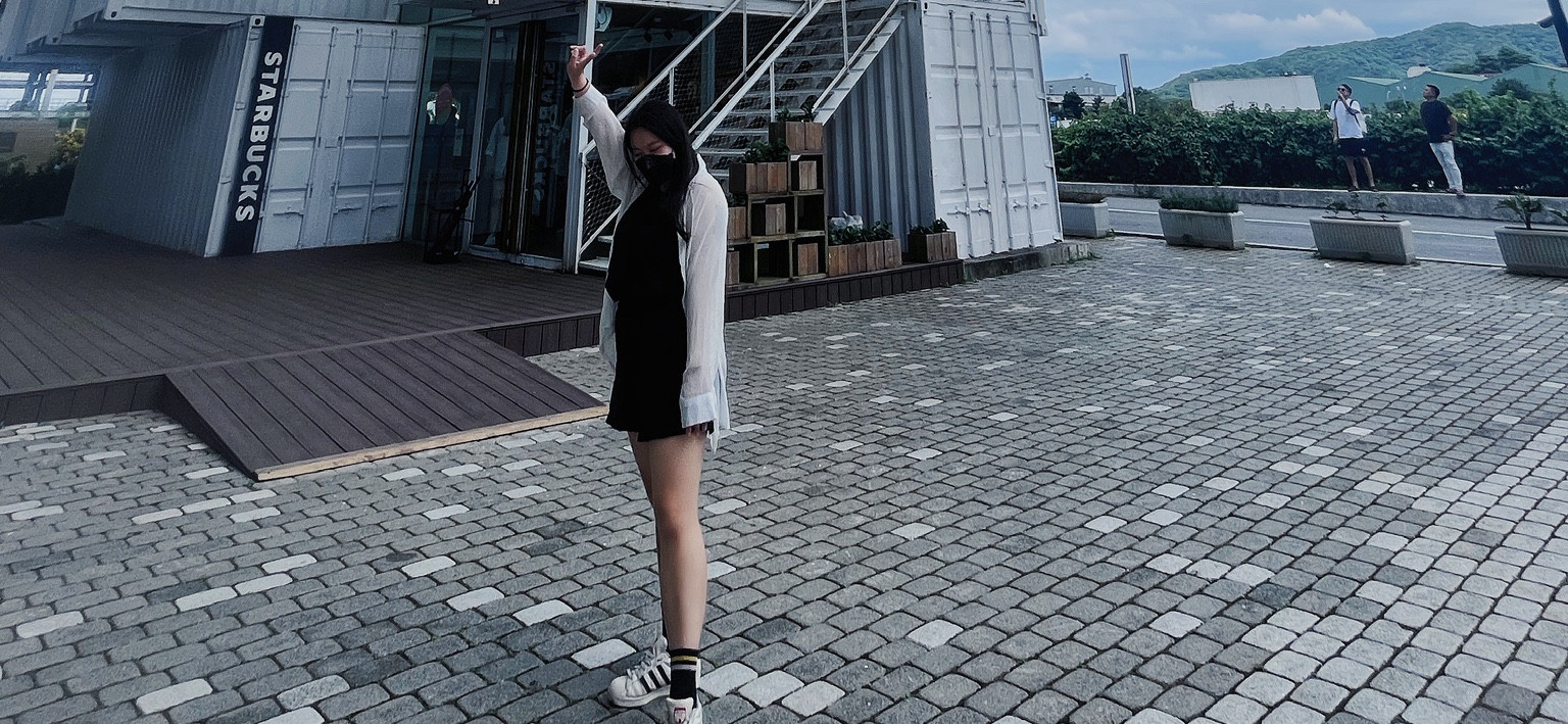 熱愛做菜的小女孩 的個人封面