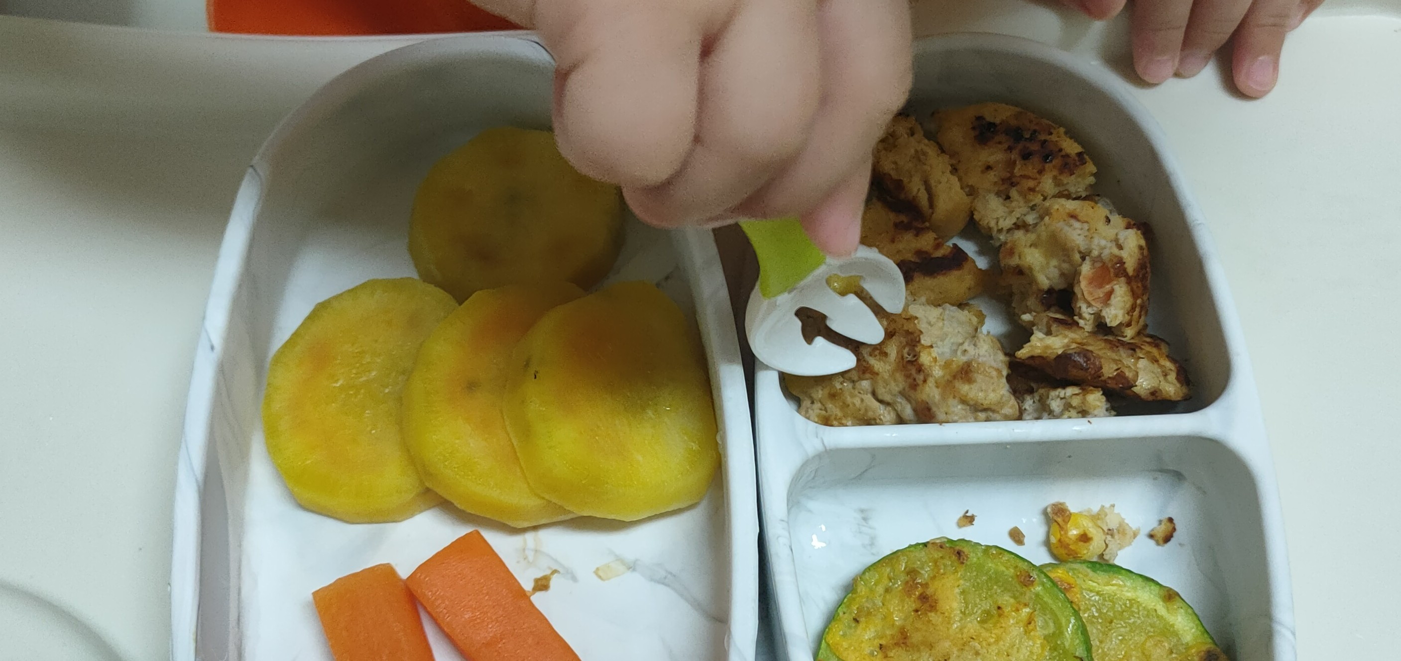 CHA懶惰麻麻的暗黑小廚房 的個人封面